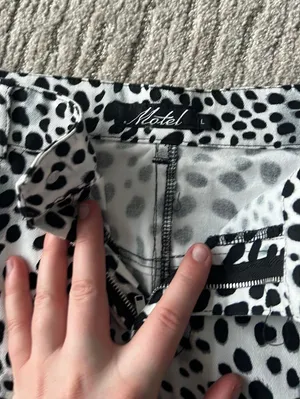 Motel Skirt thumbnail 2
