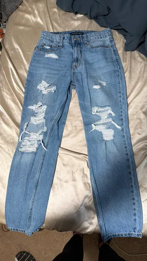 Aeropostale Mom Jeans High-Rise Distressed thumbnail 2