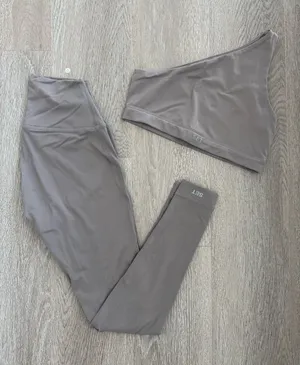 SET Active Two piece set thumbnail 1