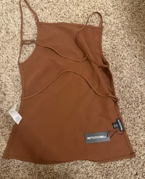 Pretty Little Thing Brown Top thumbnail 1
