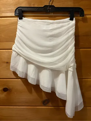 Princess Polly White Asymmetrical Lovell Ruffle Mini Skirt size 2 NWT thumbnail 2