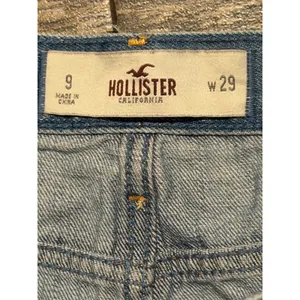 Hollister Light Wash‎ Quilted Rhinestone 1" Denim Mini Shorts Cuffed Size 9/29 thumbnail 3