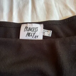 Princess Polly Black Long Sleeve Crop Top thumbnail 4