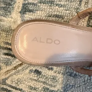 ALDO Women's Beautiful Classic Suede Slip On Block Tan Heel Sandals Size 9 thumbnail 5