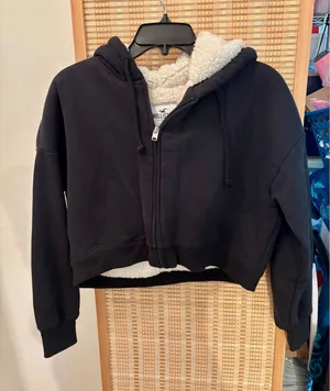 Hollister sherpa lined cropped zip up front drawstring hoodie jacket sz Small thumbnail 1
