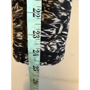 Lululemon Wunder Under High Rise Leggings‎ Black White Abstract Print Size 10 thumbnail 5