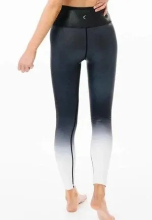 Zyia Black Metallic Ombre Light n Tight Hi-Rise 7/8 Legging Size 12 thumbnail 2