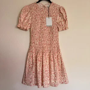 Reformation Leannah Pink Floral Smocked Mini Dress Organic Cotton Puff Sleeve 2 thumbnail 2