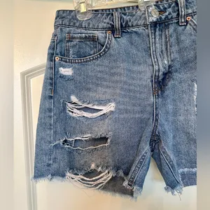 Wild Fable - High Rise Distressed Denim Shorts - perfect condition 💙 thumbnail 3