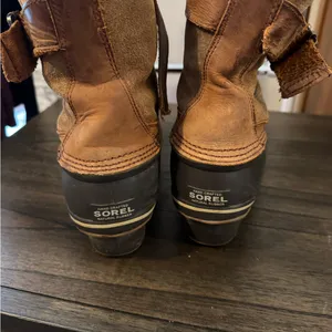 Sorel Tan and Brown Boots women’s 9 thumbnail 3