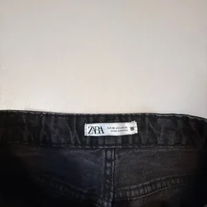 Zara Womens High Waisted Mom Jeans Washed Black Denim Straight Leg Size 4 EUR 36 thumbnail 7