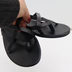 Caslon Sandals Womens 40 Strappy Toe Loop Black Flat Minimalist Excellent thumbnail 6