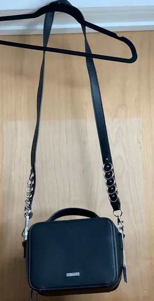 Aldo Black Faux Leather Crossbody Camera Bag. Modern Hardware thumbnail 1