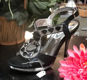 Cute black leather w/rhinestones & Blk jewels thumbnail 1
