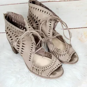 Vince Camuto leather suede eyelet lace up peep toe heels ankle bootie boots sz 7 thumbnail 4