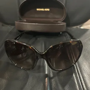 Michael Kors Women's Brown Tortoise Sunglasses includes Michael Kors Case thumbnail 2