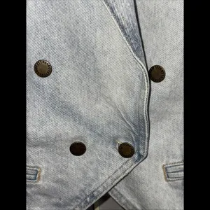 Revolve Retrofête Vivienne‎ Denim Distressed Preppy Designer Jacket SMALL thumbnail 2
