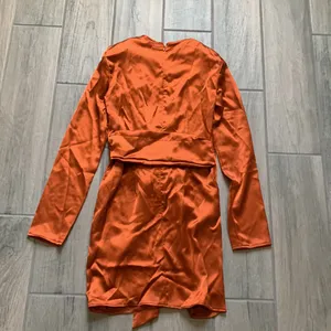 Prettylittlething Satin Long Sleeve Dress thumbnail 6