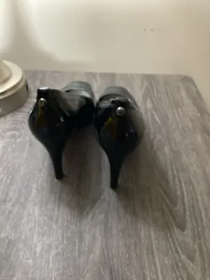 Stuart Weitzman Black Patent Leather Peep Toe Heels Size 7 M thumbnail 3