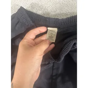 Women's Ll Bean Black Nylon Shorts‎ Pockets thumbnail 4