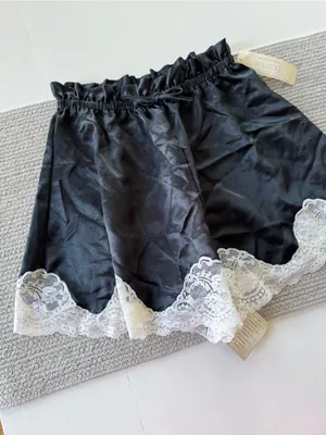 Vintage Natori Black High Waist Satin Shorts with White Lace Trim Sz Small NWT thumbnail 4