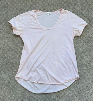 Aritzia Wilfred Scoop Neck Short Sleeve T Shirt Light Pink Rolled Hem Size Small thumbnail 1