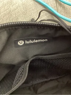 Lululemon Patch Logo Crossbody thumbnail 9