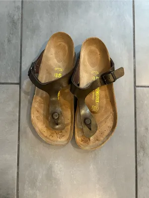 Birkenstock Women's Gizeh Thong Sandals | Brown thumbnail 2