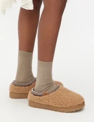 New UGG Tasman Maxi Curly Slipper Chestnut thumbnail 1