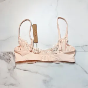 NWT Skims Fits Everybody Lace Unlined Scoop Bra thumbnail 3