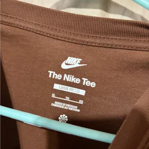 Nike T-shirt thumbnail 2