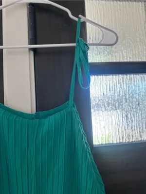 Women’s Green Tie thumbnail 3