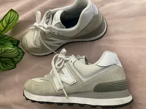 NEW BALANCE Classic 574 Lifestyle Sneaker Shoes Size Womens 6 - Men’s 4.5 thumbnail 5