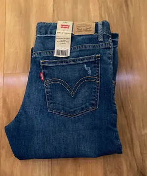 Levi's Girlfriend Jeans thumbnail 2