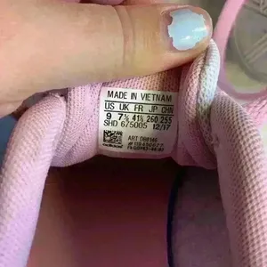 Adidas pink sneaker sz 9 casual preppy Barbie streetwear comfy school *flaw thumbnail 10