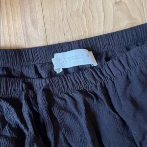 Zara Women's Black Wide-Leg Pants thumbnail 2