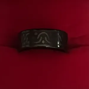 &merci Classic/Sleek Design Stainless Steel Black Intricate Detailing 8mm Band Size 7 thumbnail 2