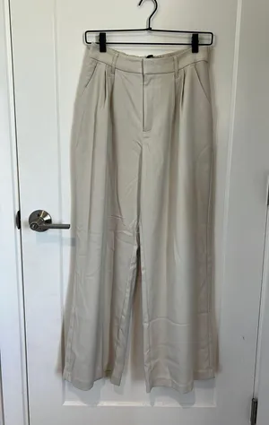 Hollister Ultra High Rise Wide Leg thumbnail 1