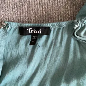 Trixxi Green Ruched Puff Sleeve Mini Dress thumbnail 4