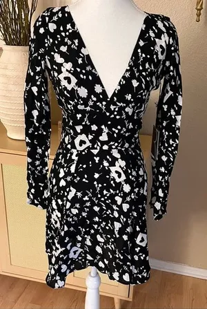 RARE Reformation NWT F‎ Off Hate You Heart Print Primrose Dress Sz XS thumbnail 1