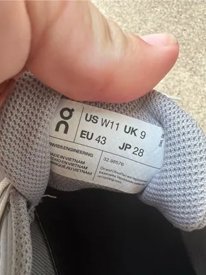 On Running Cloudventure Waterproof Lace Up Sneakers Womens 11 Purple White Gray thumbnail 10