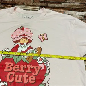 Strawberry Shortcake Women’s Berry Cute Pink Tee L thumbnail 6