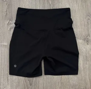 Lululemon Base Pace High-Rise Shorts 6" thumbnail 1