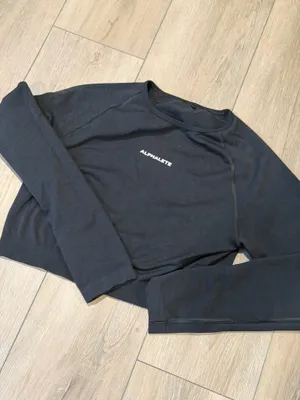 Alphalete Seamless Long Sleeve Crop Top thumbnail 2