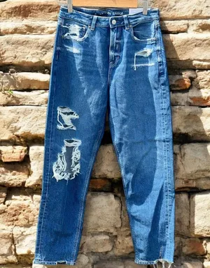 American Eagle outfitters Distressed & Ripped HIGH RISE MOM JEANS NWT thumbnail 1