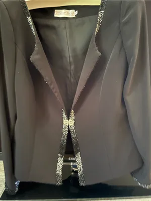 Classic Black Sleeveless Wedding Gown with Sparkle Trim thumbnail 12