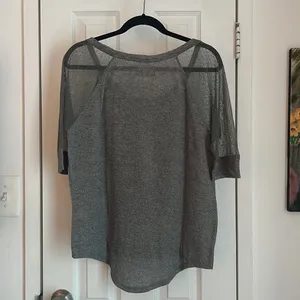 🆕 Hollister Women’s 3/4 Sleeve Top, Size Medium thumbnail 2