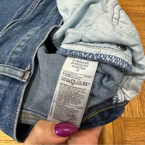 Gap Dark Wash Jean Shorts Size 28 3Inch Inseam thumbnail 4