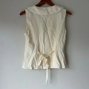 WAYF Linen Blend Butter Yellow Coquette Top Size Small thumbnail 9