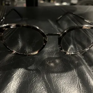 Guess Black Frame Glasses mirror lens thumbnail 9